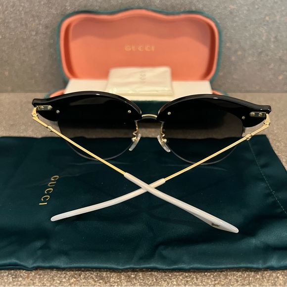 ⚡️GUCCI Pearl/ Gold Studded Cat Eye Sunglasses in Black-Gray, GG0212S, BRAND NEW - Picture 7 of 17